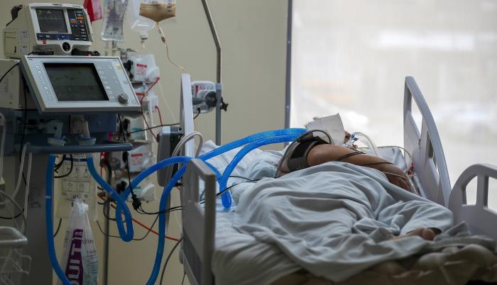 Vista de la unidad de emergencia con pacientes covid-19 en Quito (Ecuador).
