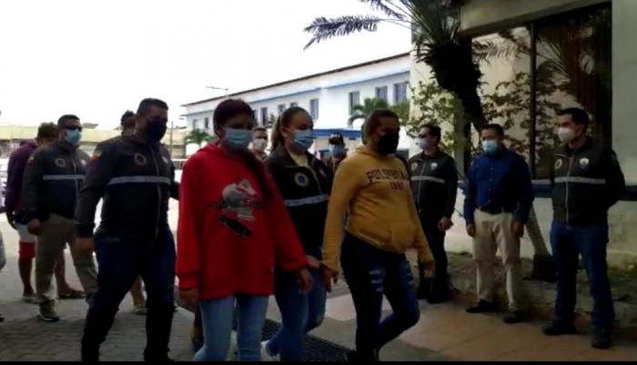 detenidos mujeres