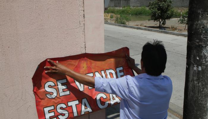 MALOS OLORES AFECTAN A (6943996)