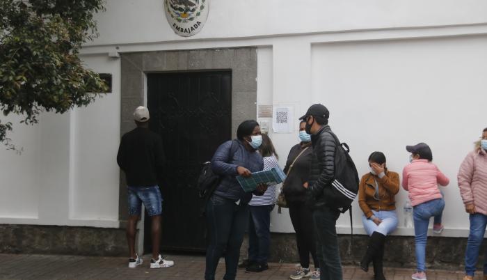 EN LAS AFUERAS DE LA E (6954372)