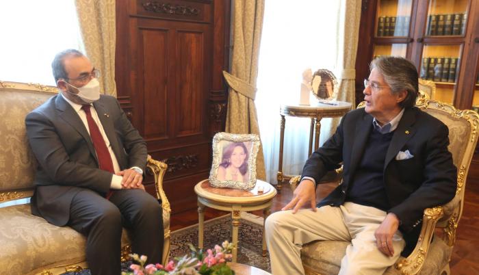Ecuador busca impulsar la cooperación con la CAF para programas sociales