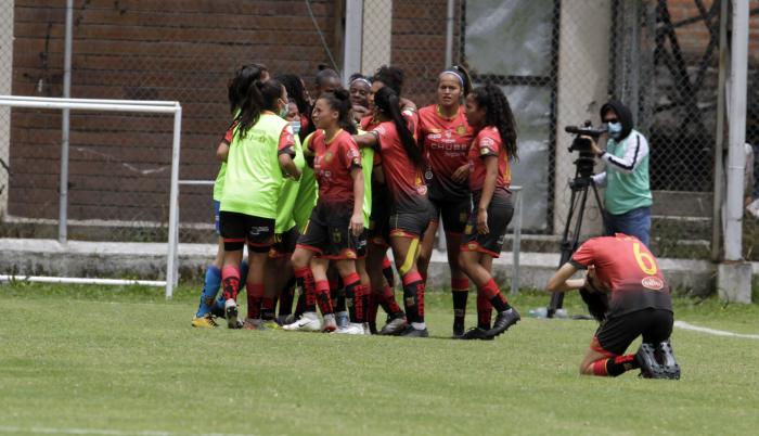 FESTEJO-CUENCANO-FINAL-FEMENINA