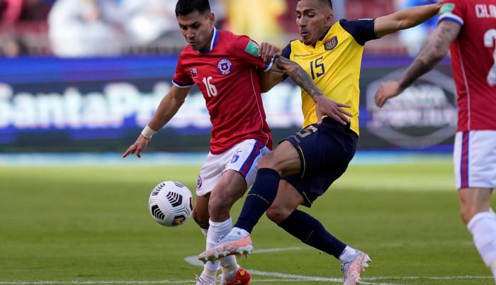 Ángel-Mena-Ecuador-Uruguay