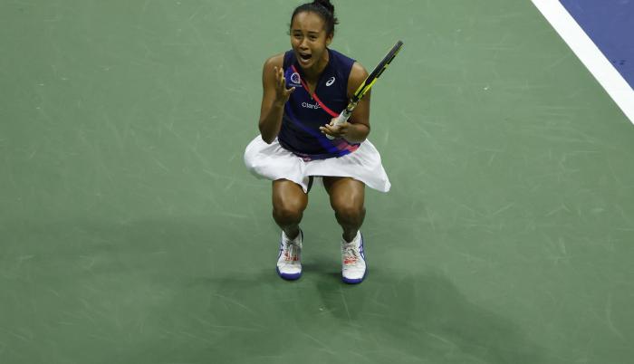 Leylah Fernández de Canadá reacciona tras vencer a Aryna Sabalenka de Bielorrusia en el Abierto de Estados Unidos que se celebra en Flushing Meadows, Nueva York (EE.UU.), hoy 9 de septiembre de 2021.