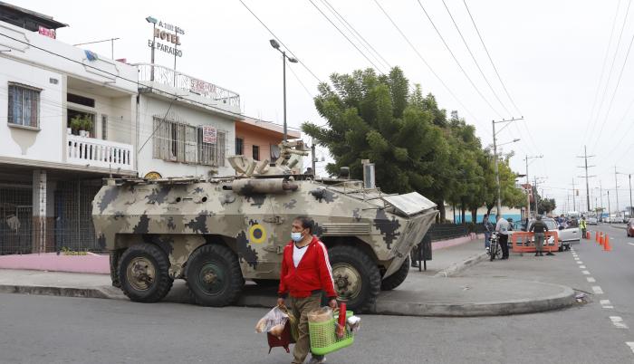 OPERATIVO MILITAR Y PO (7026773)