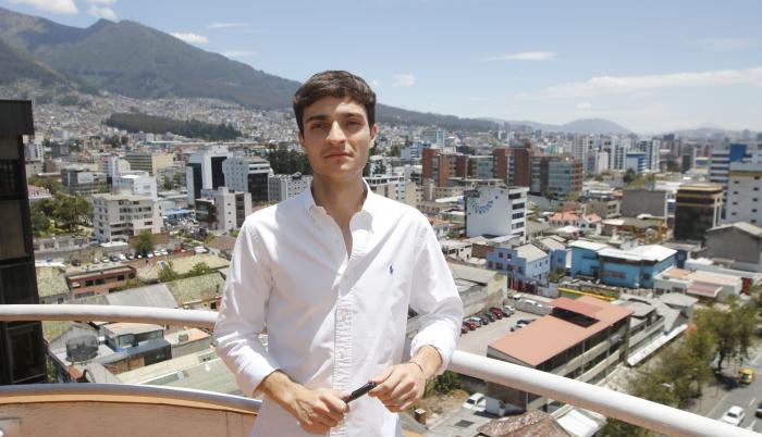 ENTREVISTA A PERIODIST (7026580)