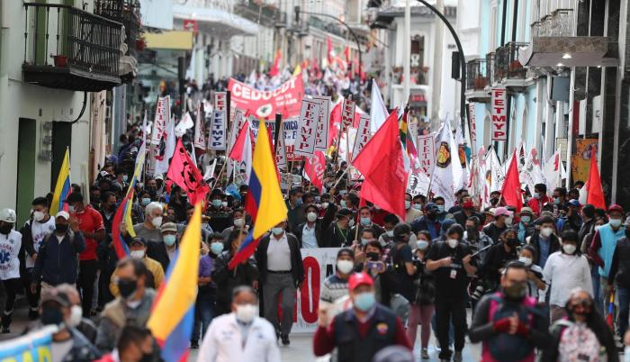 Una protesta social desinflada marcha en Quito contra el presidente Lasso