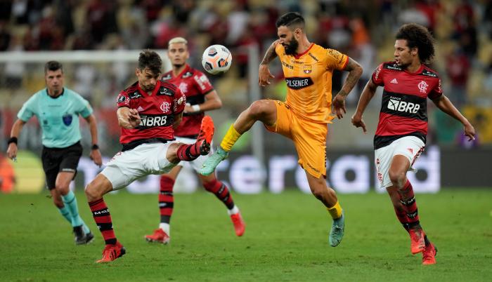 Barcelona y Flamengo buscan un cupo para a final de Libertadores.