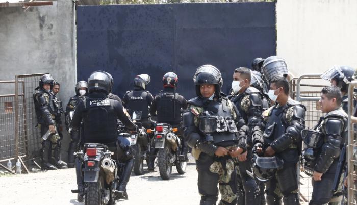Policías