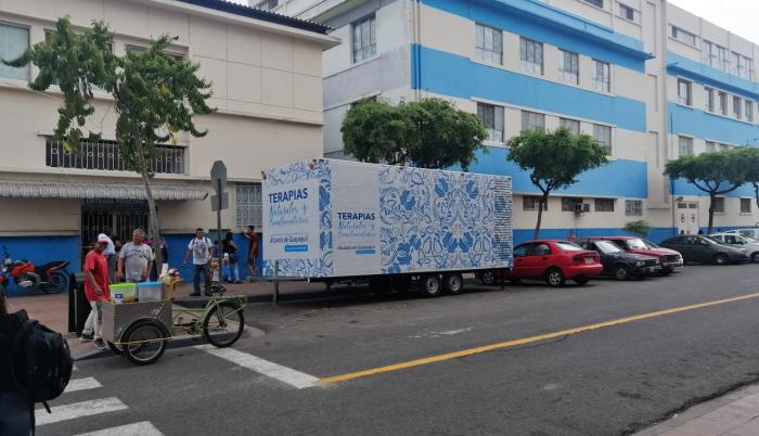El bus donde supuestamente el Municipio puso en marcha el servicio.