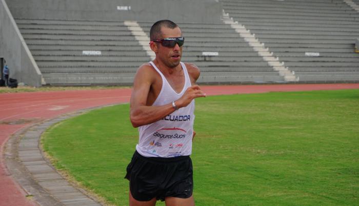 Claudio Villanueva marcha