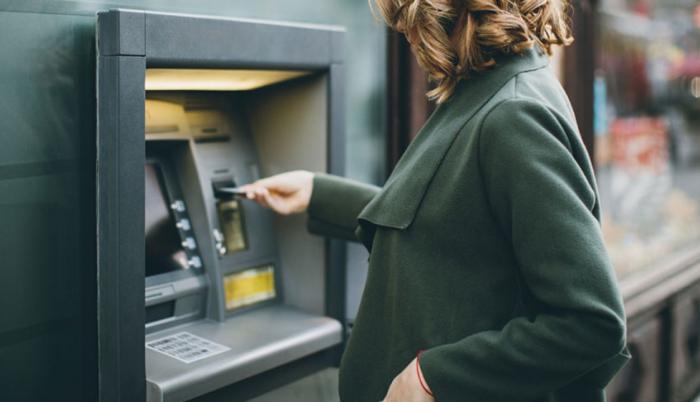 Los bancos recomiendan usar transacciones electrónicas durante los días de feriado..