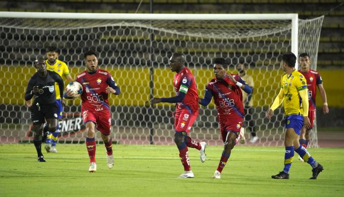 El-NACIONAL-GUALACEO-SERIE-B