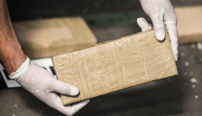 Según las primeras investigaciones, la droga, en paquetes tipo ladrillo según las imágenes difundidas, tenían como destino Bélgica y los Países Bajos.