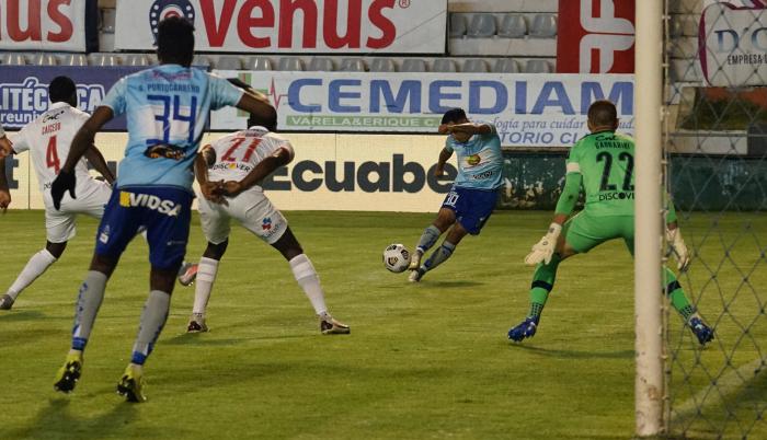 MACARÁ-LIGA-DE-QUITO-LIGAPRO