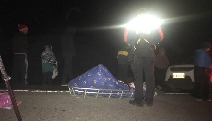 Personal del Ministerio de Salud, bomberos de cinco cantones, policía y GOE participaron en el rescate de las víctimas.