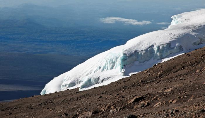 Imagen de archivo de uno de los glaciares del Kilimanjaro, en Tanazania.