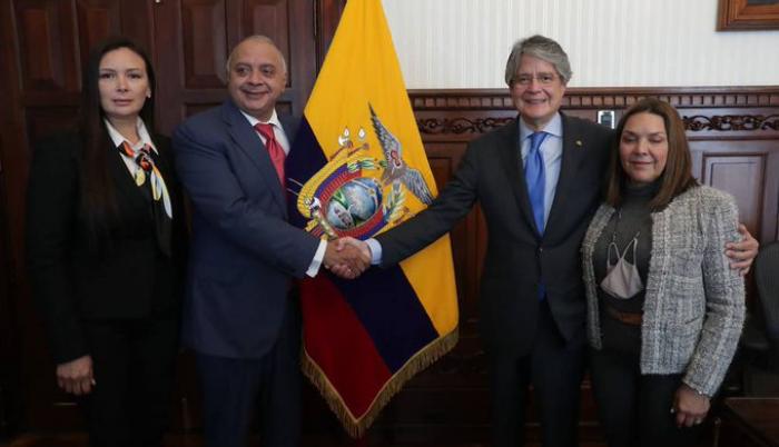 El presidente Guillemo Lasso ofreció un acto de desagravio a Galo Lara y su esposa.