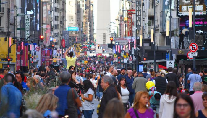 El país roza los 116.000 fallecidos a causa de la covid-19, un 40 % de su población está en situación de pobreza y registra una inflación acumulada del 37 % este año