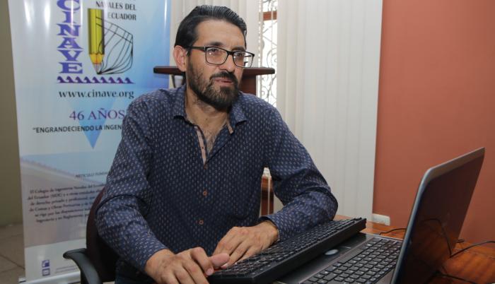 ENTREVISTA A RAFAEL ES (7216373)