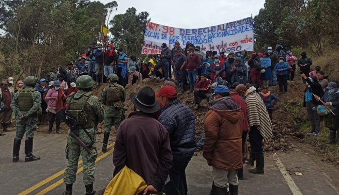Militares retenidos