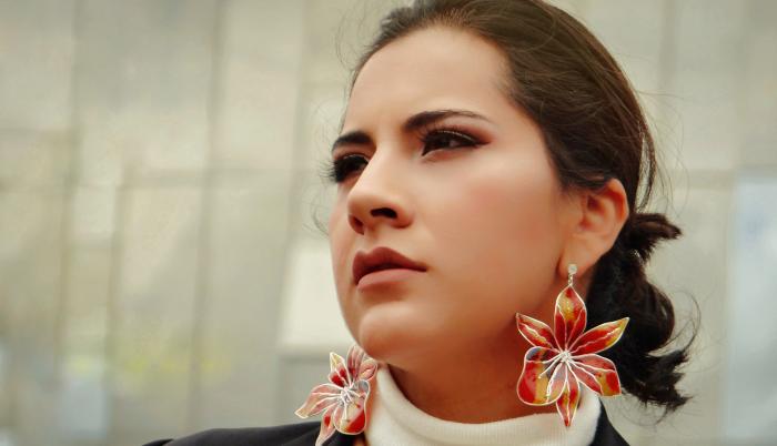 Mónica Villegas, diseñadora de joyas cuencana