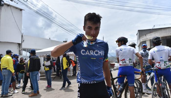 Jhony-Carapaz-medalla-oro-Richard-Carapaz-Juegos-Nacionales-juveniles