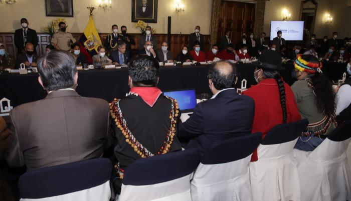 Lasso- diálogo- indígenas
