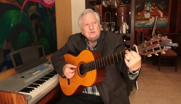 César Augusto.
