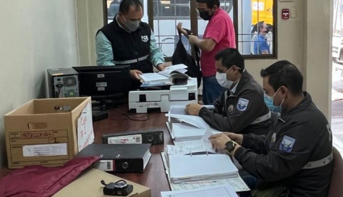 La Fiscalía investiga presunto peculado en la contratación de una campaña.