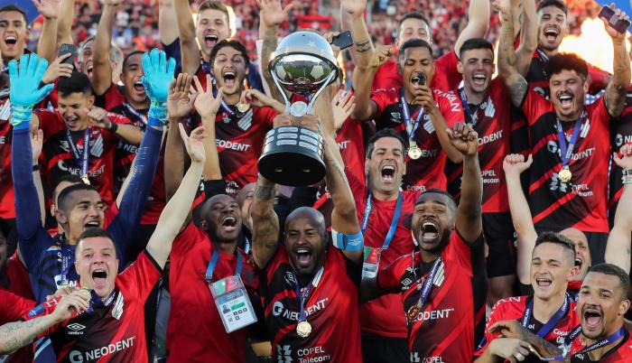 Athletico-Paranaense-campeon-sudamericana