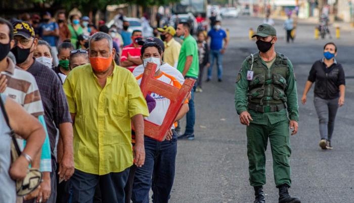 Venezolanos acudieron a las urnas este domingo.