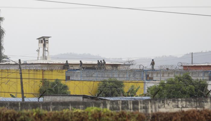 vigilancia militar en la cárcel
