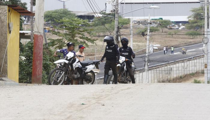 BUSCAN CONSTRUIR UNA N (6745858)