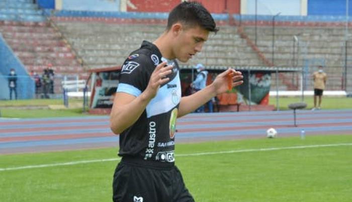 Roberto-Garcés-Emelec-volante