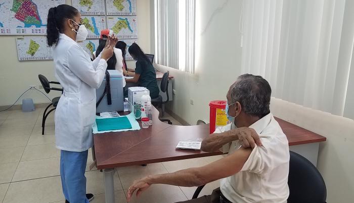 Vacunación tercera dosis_Guayaquil