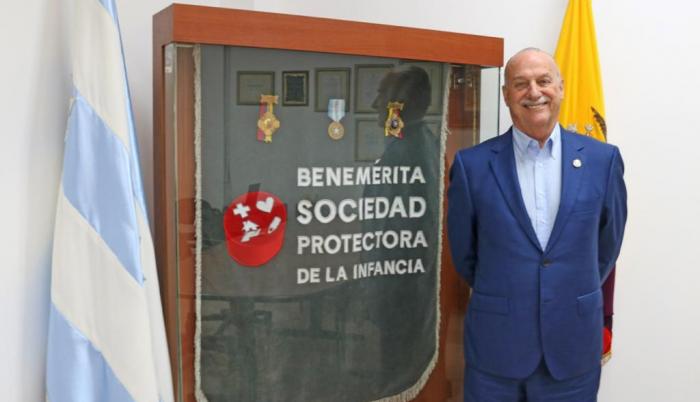 Ricardo Koenig preside la Sociedad Protectora de la Infancia.