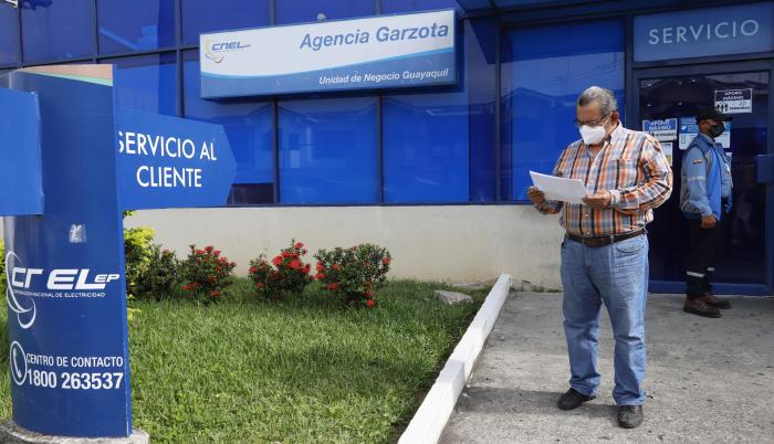 USUARIOS RECLAMAN POR (6754956)