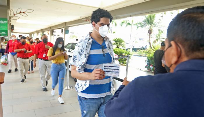 CARNÉ DE VACACIONES EN CENTROS COMERCIALES