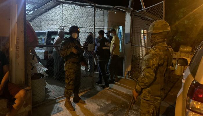 Operativos. Policía Nacional, Fiscalía y Ejército allanaron varias casas del centro de Zaruma y encontraron explosivos e insumos que utiliza la minería ilegal.