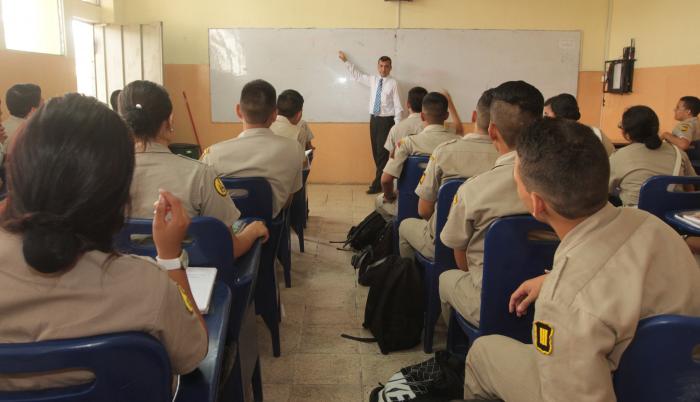 SALON DE CLASES HUGO ORTIZ