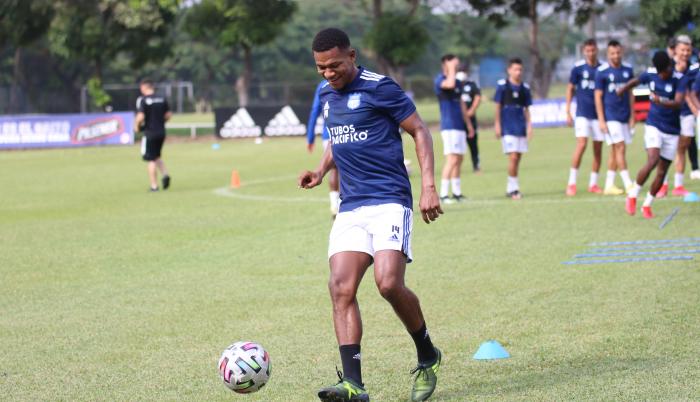 Romario-Caicedo