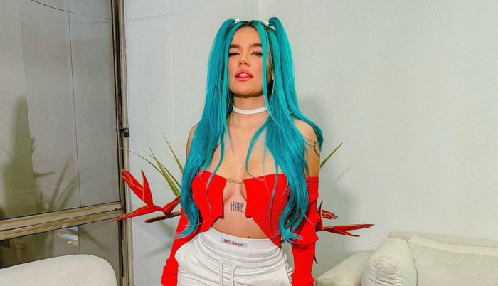 La colombiana Karol G está participando en la categoría Artista del Año junto con Maluma, Rauw Alejandro, Sebastián Yatra, entre otros.