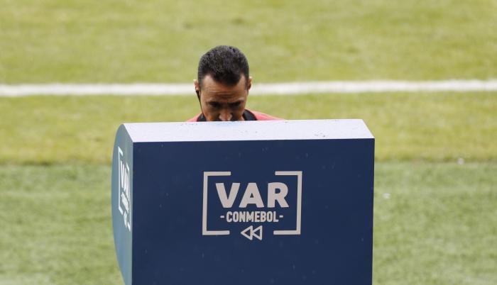 WILMAR-ROLDÁN-aRBITROS-ELIMINATORIAS