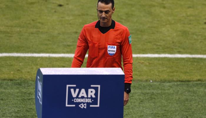 WILMAR-ROLDÁN-VAR-ELIMINATORIAS