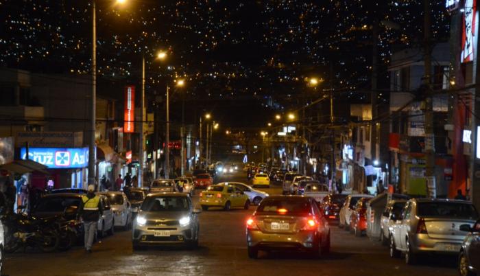 Michelena- noche- Quito