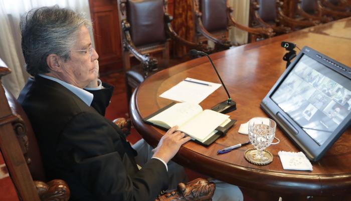 El presidente Guillemo Lasso, en una reunión virtual reciente.