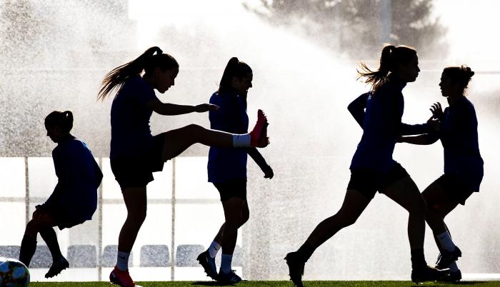 Imagen de archivo de un entrenamiento de fútbol femenino.