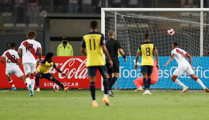 PERÚ-ECUADOR-ELIMINATORIAS-VAR