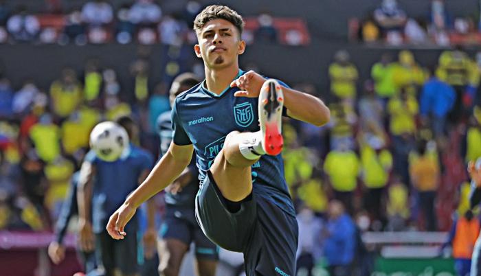 JEREMY-SARMIENTO-SELECCIÓN-CALENTAMIENTO